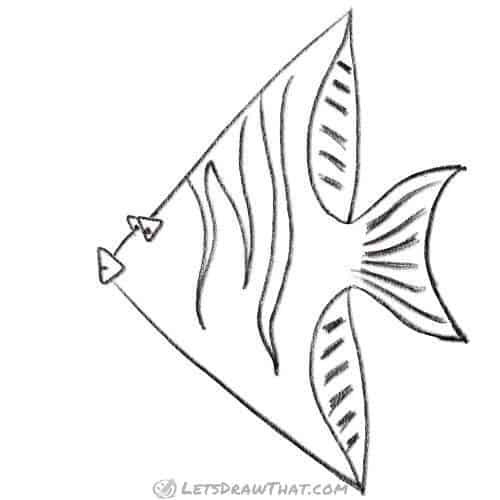 How to draw a fish from triangles: finished outline drawing